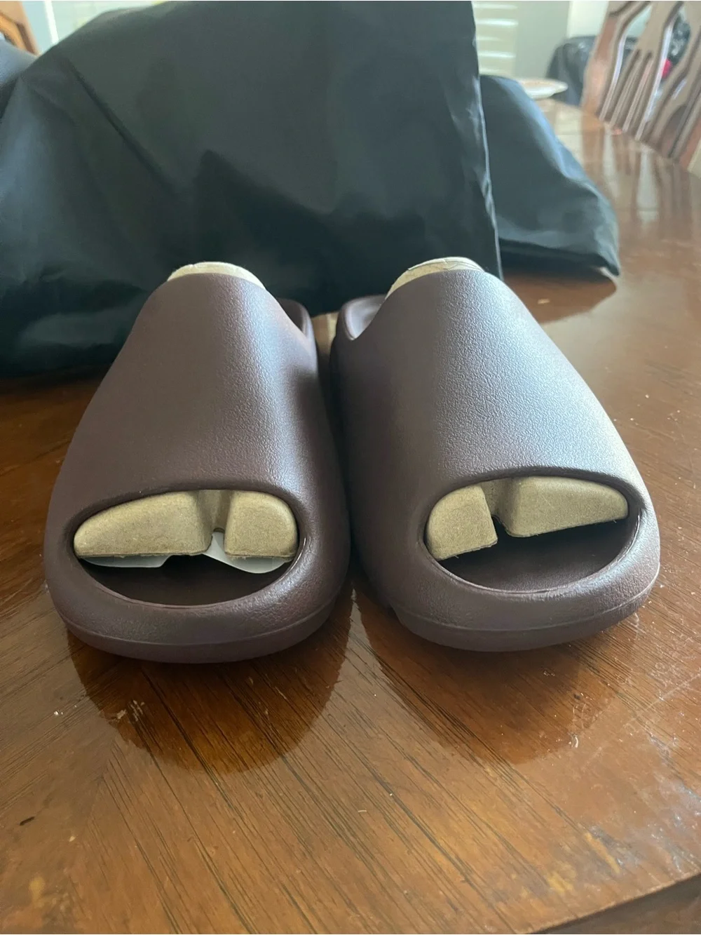 Unisex Yeezy Slide Sandals in Brown size 9 Comfortable Lightweight Slip-On